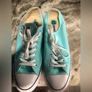 NWOT TEAL BLUE CONVERSE